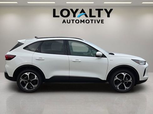 Used 2025 Ford Escape ST-Line Elite w/ Class II Trailer Tow Package image 6