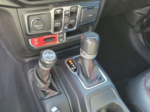 Used 2022 Jeep Gladiator Rubicon w/ LED Lighting Group AWD/4WD image 27