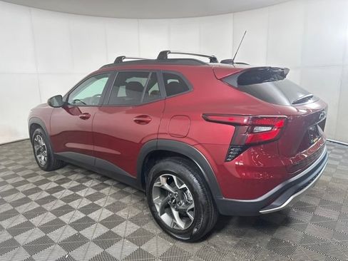 Used 2025 Chevrolet Trax LT w/ Driver Confidence Package image 5