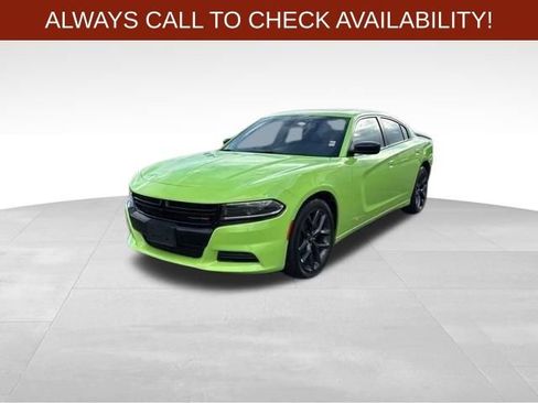 Used 2023 Dodge Charger SXT w/ Blacktop Package image 3