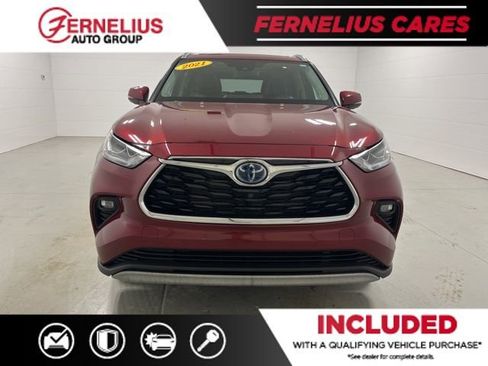 Used 2021 Toyota Highlander Platinum AWD/4WD image 2