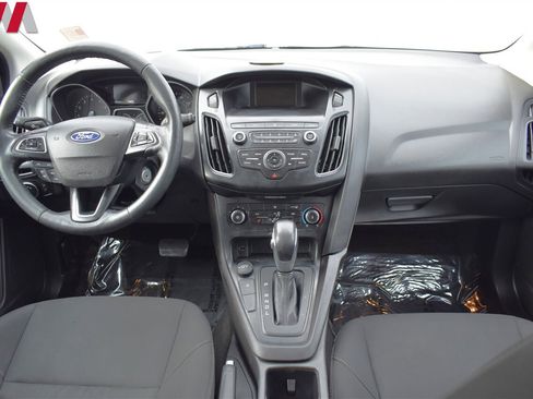 Used 2018 Ford Focus SE w/ Cold Weather Package image 12