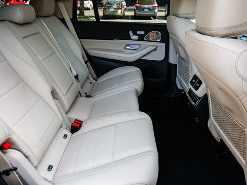 New 2026 Mercedes-Benz GLS 450 4MATIC image 18