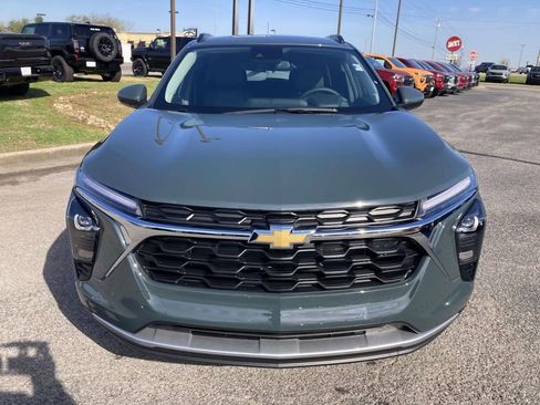 New 2026 Chevrolet Trax LT w/ Driver Confidence Package FWD image 9