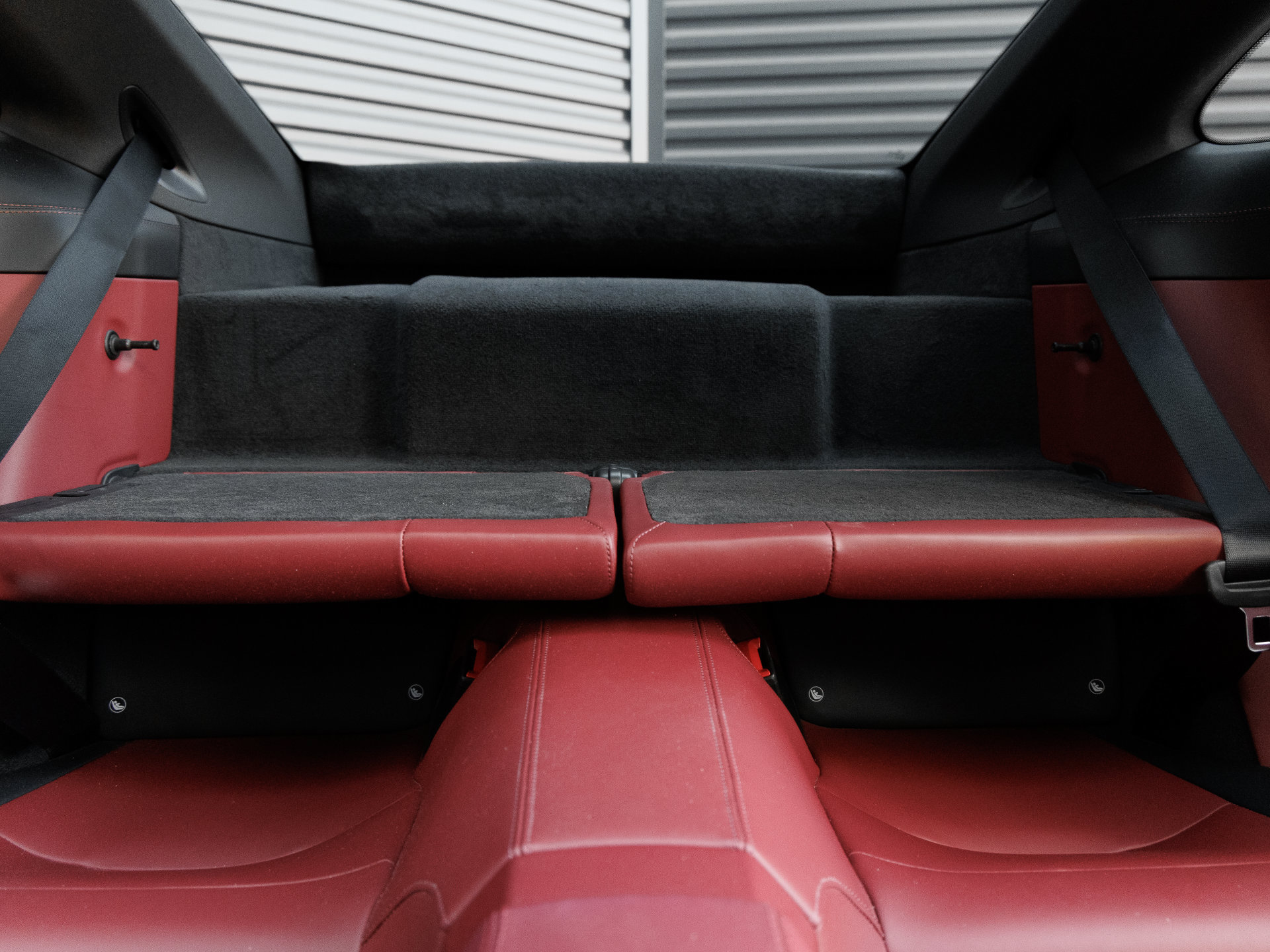 Certified 2025 Porsche 911 Carrera RWD image 34