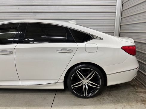Used 2021 Honda Accord Touring image 5