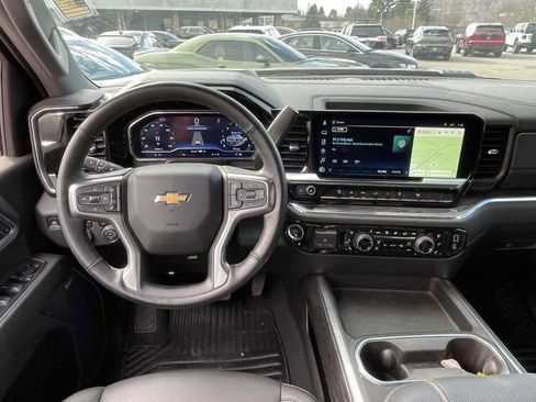 Used 2025 Chevrolet Silverado 3500 LTZ w/ LTZ Plus Package image 12