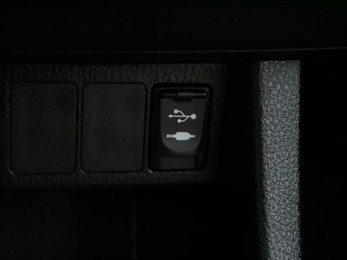 Used 2014 Toyota Corolla LE image 29