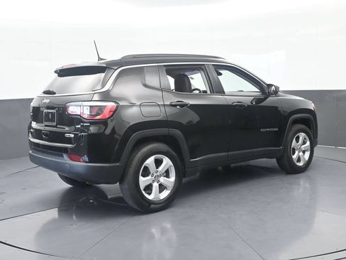 Used 2018 Jeep Compass Latitude w/ Popular Equipment Group AWD/4WD image 6