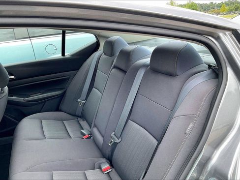 Used 2020 Nissan Altima 2.5 S FWD image 5