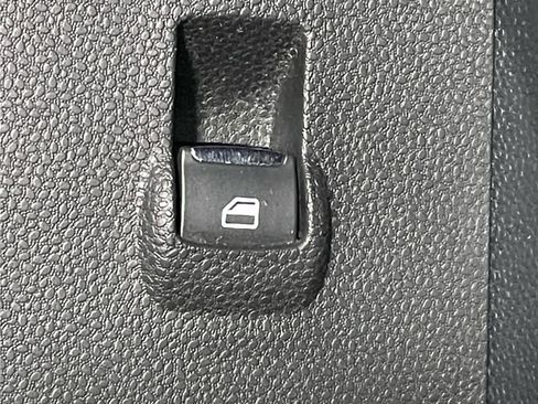 Used 2020 Ford EcoSport SE w/ SE Convenience Package image 32