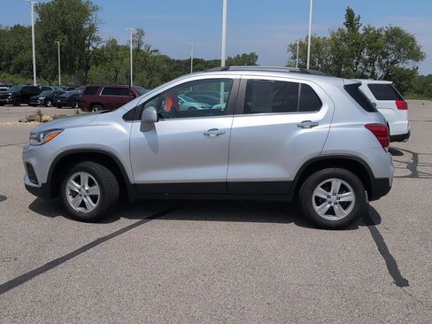 Used 2018 Chevrolet Trax LT w/ LT Convenience Package AWD/4WD image 2