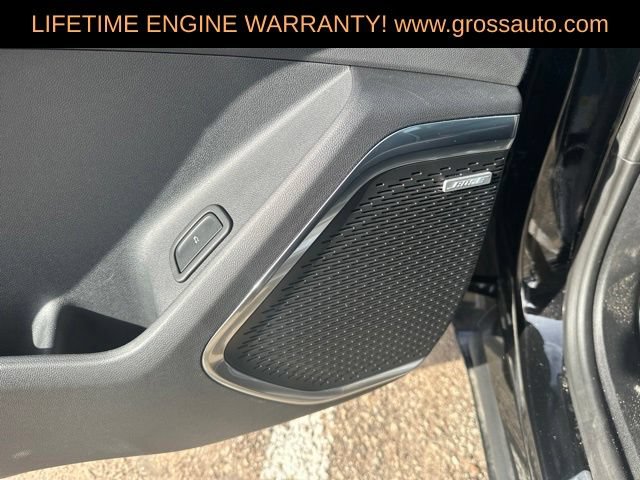 Used 2025 GMC Acadia Denali w/ LPO, Floor Liner Package AWD/4WD image 12