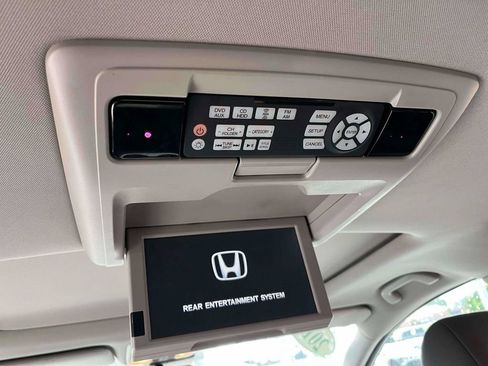 Used 2016 Honda Odyssey Touring image 8