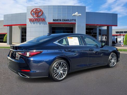 Used 2025 Lexus ES 350 w/ Premium Package FWD image 6