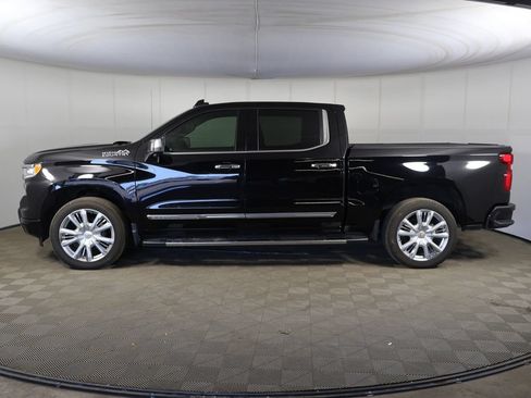 Used 2024 Chevrolet Silverado 1500 High Country w/ High Country Premium Package AWD/4WD image 17