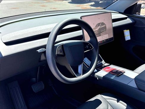 Used 2026 Tesla Model Y 2WD image 15