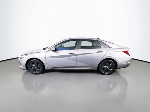 Used 2023 Hyundai Elantra SEL image 3