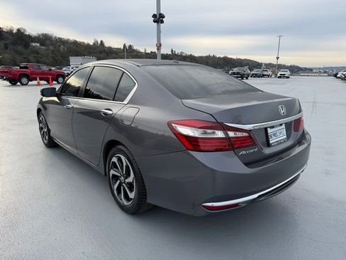 Certified 2017 Honda Accord EX-L image 11