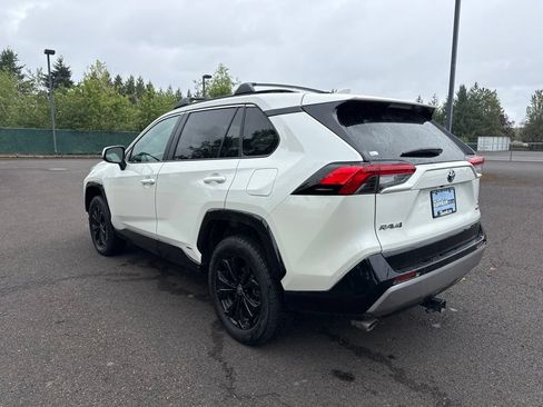 Used 2022 Toyota RAV4 SE w/ Convenience Package AWD/4WD image 5