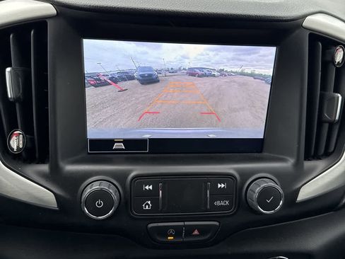 Used 2022 GMC Terrain SLT w/ Infotainment Package II AWD/4WD image 19