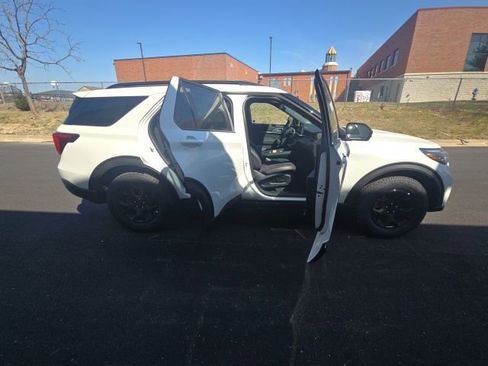 New 2026 Ford Explorer Tremor w/ Tremor Convenience Package image 10