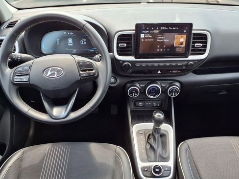 Used 2025 Hyundai Venue Limited FWD image 12