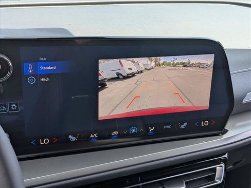 New 2026 Chevrolet Traverse LT w/ Sun and Wheel Package FWD image 13