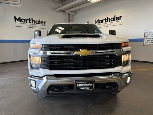 Used 2025 Chevrolet Silverado 2500 LT w/ Convenience Package AWD/4WD image 2