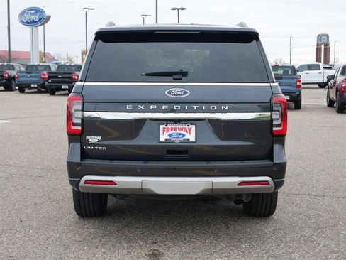 Used 2024 Ford Expedition Limited image 4