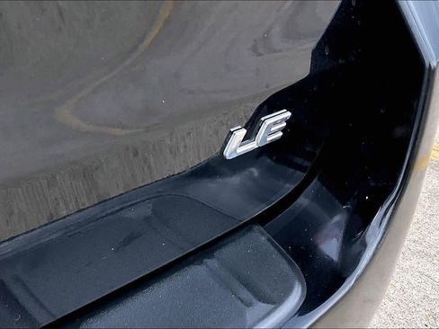 Used 2018 Toyota Sienna LE image 9