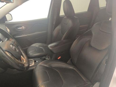 Used 2015 Jeep Cherokee Limited FWD image 17