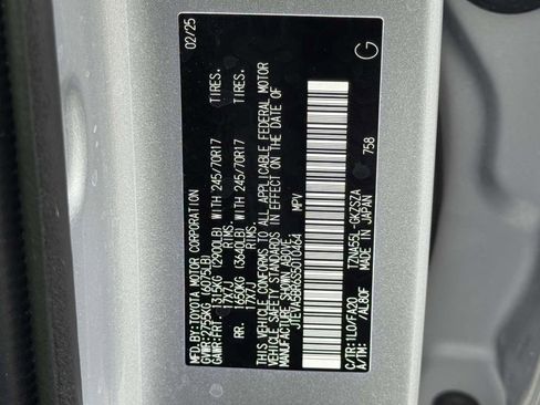 Certified 2025 Toyota 4Runner SR5 AWD/4WD image 28