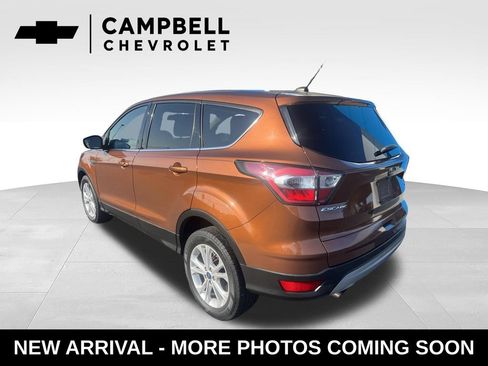 Used 2017 Ford Escape SE FWD image 3