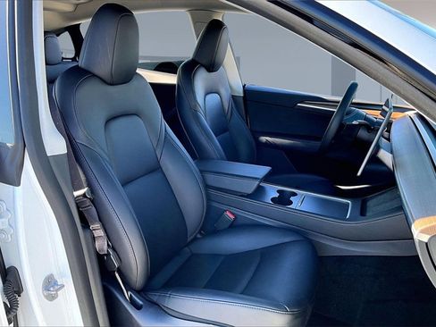 Used 2025 Tesla Model Y Performance image 27