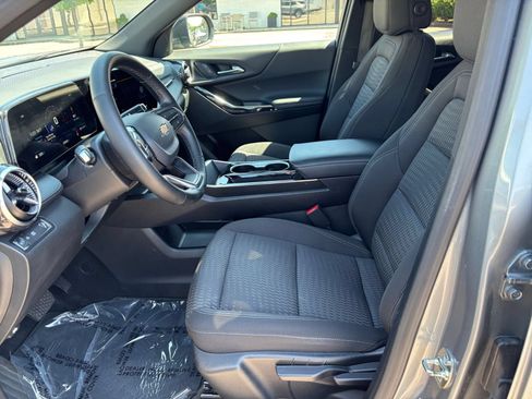 Used 2025 Chevrolet Equinox LT FWD image 23