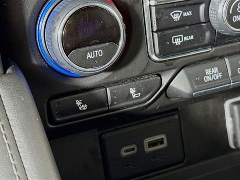 Used 2024 Chevrolet Suburban LT AWD/4WD image 29