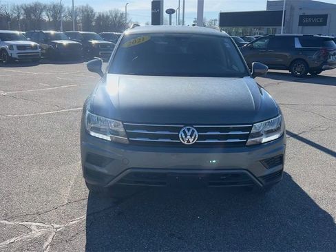 Used 2021 Volkswagen Tiguan SE image 3