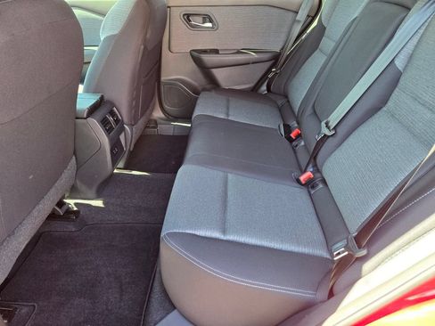 Used 2023 Nissan Rogue SV FWD image 12