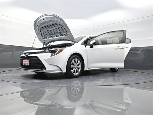 Used 2023 Toyota Corolla LE image 37