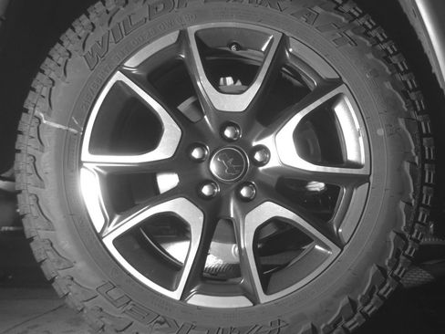Used 2025 Jeep Compass Trailhawk AWD/4WD image 15