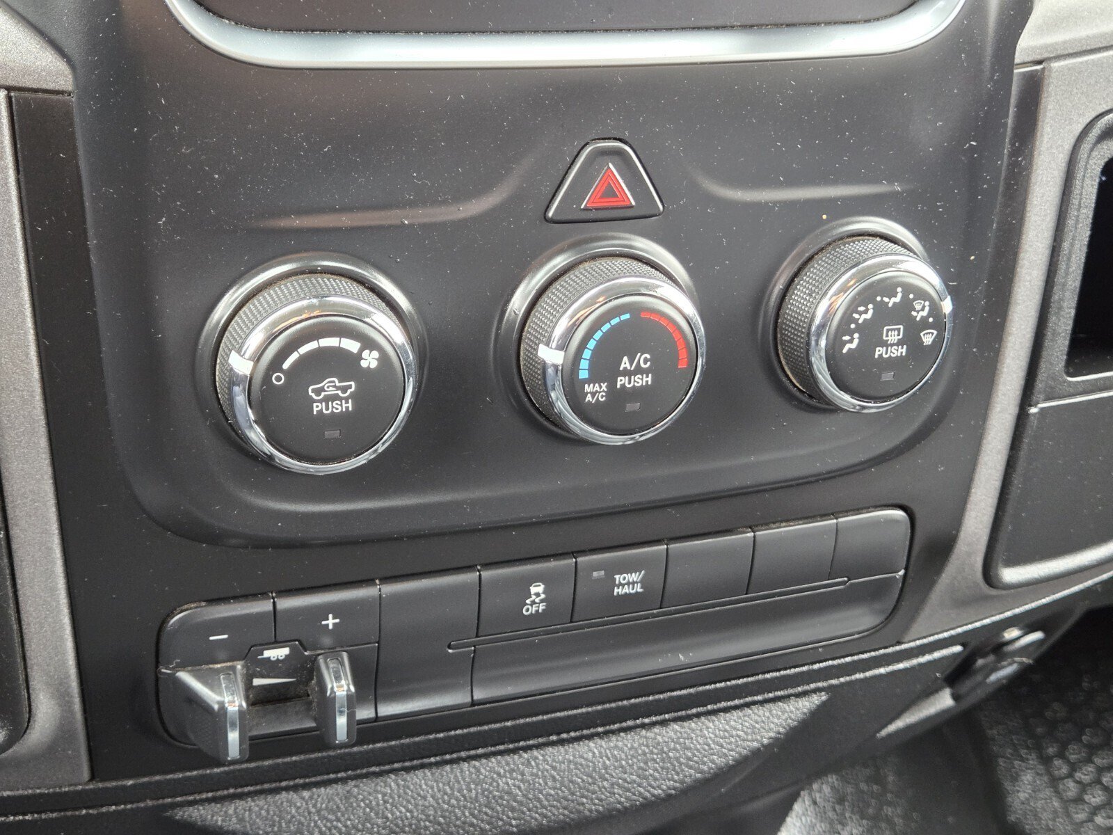 Used 2018 RAM 3500 Tradesman RWD image 19