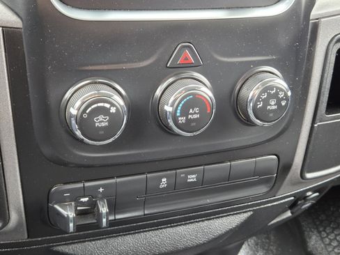 Used 2018 RAM 3500 Tradesman image 19