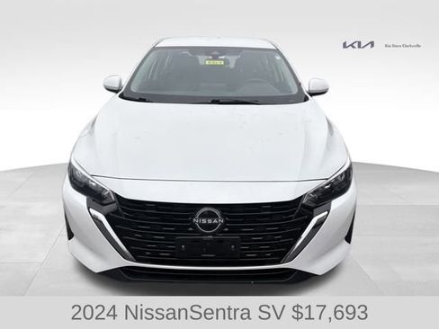 Used 2024 Nissan Sentra SV image 3