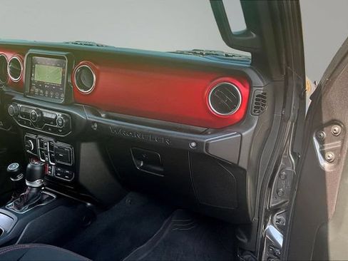 Used 2022 Jeep Wrangler Unlimited Rubicon AWD/4WD image 25