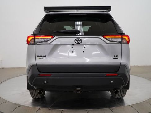 Used 2022 Toyota RAV4 LE image 6