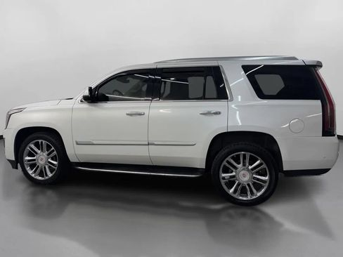 Used 2017 Cadillac Escalade Premium Luxury AWD/4WD image 5