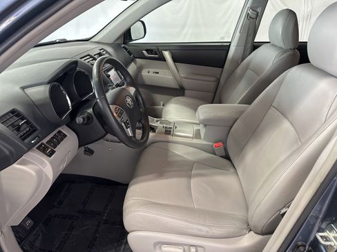 Used 2013 Toyota Highlander SE image 13
