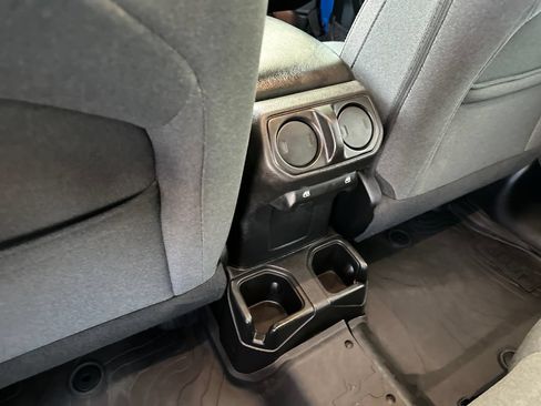 Used 2024 Jeep Wrangler Unlimited Sport AWD/4WD image 30