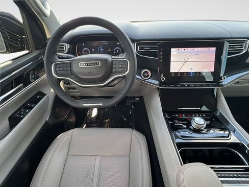 Used 2022 Jeep Wagoneer Series III w/ Convenience Group I AWD/4WD image 10